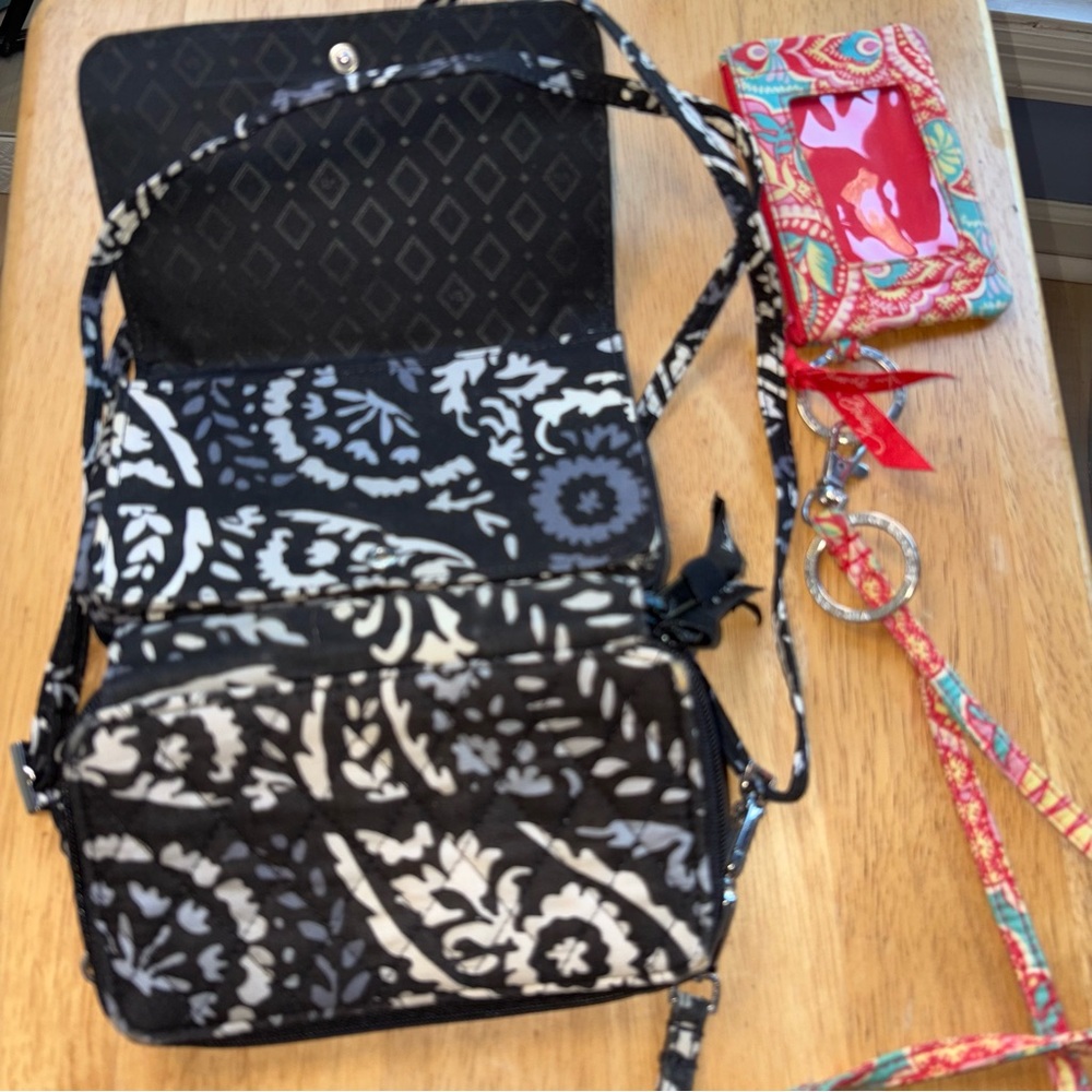 Vera Bradley Black and White Floral Crossbody Bag with Colorful ID Holder - Picture 7 of 12